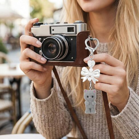 Cute Cat Keychain Plush Cat Bag Charm Fuzzy Aesthetic Keychain Y2k Heart Bow Pendent Kawaii Keychains for Backpack, Purse, Phone in Kuwait