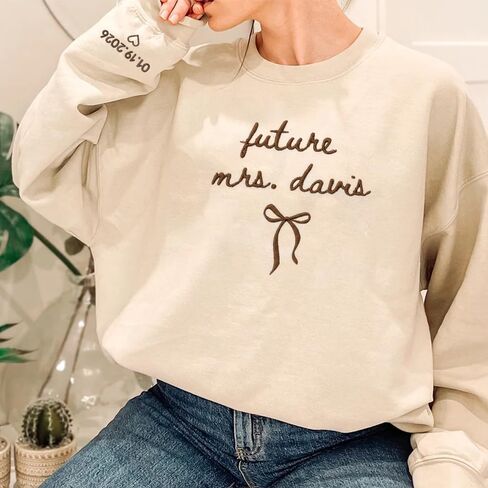 Luxury Custom Embroidered Future Mrs Sweatshirt Hoodies, Bride Sweatshirt, Personalized Date on Sleeve, Bide To Be Gifts, Wedding Engagement Gift, Mr & Mrs 3 in Kuwait