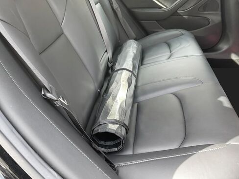 Galaxy Auto Shield مناسب بشكل مخصص للزجاج الأمامي العاكس للضوء لسيارة Honda Passport SUV لعام 2026، ملحقات الخصوصية للنوافذ المعزولة، حماية عاكس للأشعة فوق البنفسجية - صنع في الولايات المتحدة الأمريكية in Kuwait