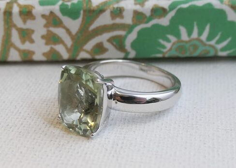 خاتم الجمشت الأخضر مقاس 10 × 12 مم - الصلبة 925 الفضة الاسترليني - أحجار كريمة براسيوليت طبيعية، مجوهرات إسكندنافية مصنوعة يدويًا للنساء in Kuwait