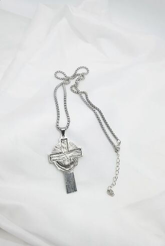 Big Vintage Celtic Cross Pendant Necklace for Men & Women - Stainless Steel Irish Jewelry with Shamrock & Claddagh Design - Adjustable 23.6"+2" Chain - Religious Protective Gift in Saudi Arabia