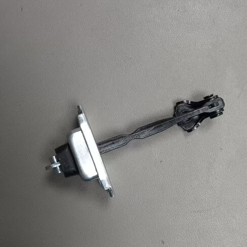 1 قطعة سدادة الباب الأمامي OEM 68610-06080 6861006080 in Saudi Arabia