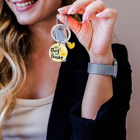 بطة المفاتيح لطيف الفتيات الهدايا - هدية مضحكة الملحقات لطيف عشاق الحيوانات الصفراء حقيبة حقائب اليد الملحقات الشخصية للمراهقين مجرد فتاة تحب البط الكبار الرجال النساء الأصدقاء هدية عيد الميلاد in Kuwait