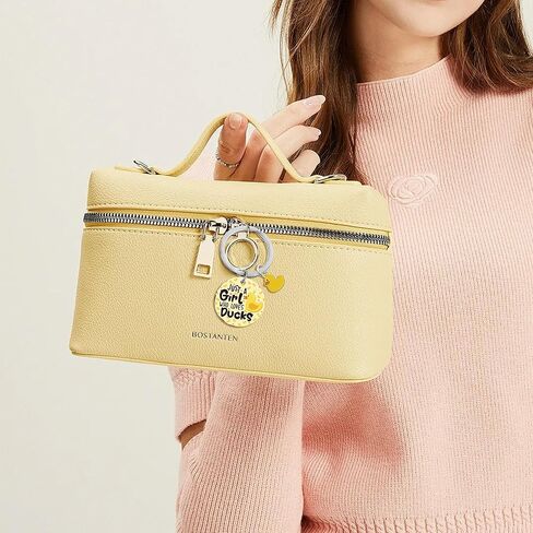 بطة المفاتيح لطيف الفتيات الهدايا - هدية مضحكة الملحقات لطيف عشاق الحيوانات الصفراء حقيبة حقائب اليد الملحقات الشخصية للمراهقين مجرد فتاة تحب البط الكبار الرجال النساء الأصدقاء هدية عيد الميلاد in Kuwait