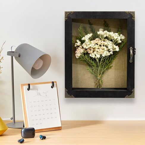 إطار صندوق ظلال مقاس 11x13، حافظة عرض عميقة مقاس 5 بوصات، خشب ريفي محروق، باب أكريليك بتصميم مفصلي، مقبض معدني عتيق ومزلاج، ظهر من الكتان in Kuwait