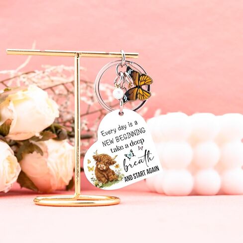 Highland Cow Gifts Highland Cow Lover Gifts For Women Highlands Cows Decor Keychain Inspirational Cow Themed Gift For Friends Birthday Christmas Christmas Gift Bag Charm in Kuwait