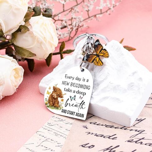 Highland Cow Gifts Highland Cow Lover Gifts For Women Highlands Cows Decor Keychain Inspirational Cow Themed Gift For Friends Birthday Christmas Christmas Gift Bag Charm in Kuwait