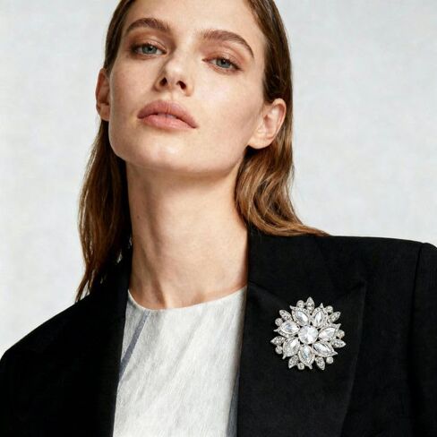 Elegant Crystal Flower Brooch Pin for Women, Sparkling Rhinestone Floral Jewelry Accessory for Dress, Wedding, Party, Gifts - A Stunning Choice with Retro Charm in Kuwait