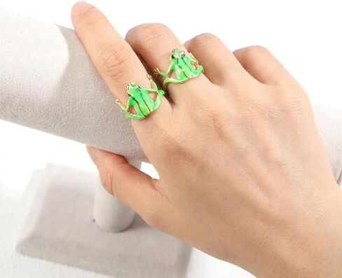 4PCS Tree Frog Ring for Women, Cute Green Frog Ring Adjustable Tree Frogs Jewelry Open Rings Frogs Shaped Finger Rings Ear Clip Funny Gift Jewelry in Saudi Arabia
