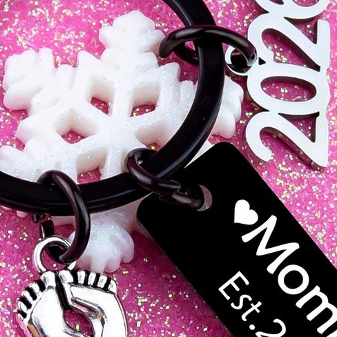 2PCs New Parents Gifts for Couples 2026 Mom And Dad To Be Keychain 2026 Gender Reveal Gifts First Time New Dad And Mom Gift Unique Pregnancy Announcement Gift Ideas in Kuwait