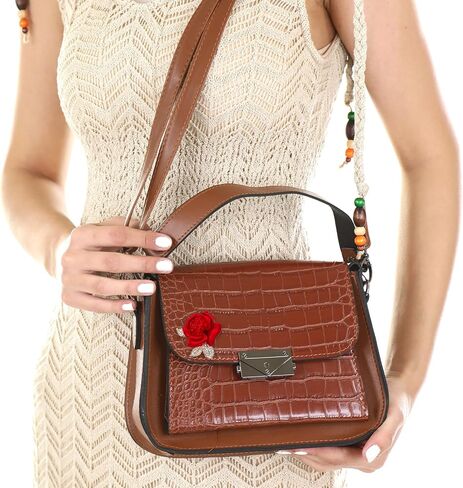 دبوس بروش وردي للنساء، دبوس زهرة أحمر من المينا، دبابيس بروش أنيقة من حجر الراين على شكل زهور، دبابيس على شكل طية صدر السترة، هدايا إكسسوارات in Kuwait