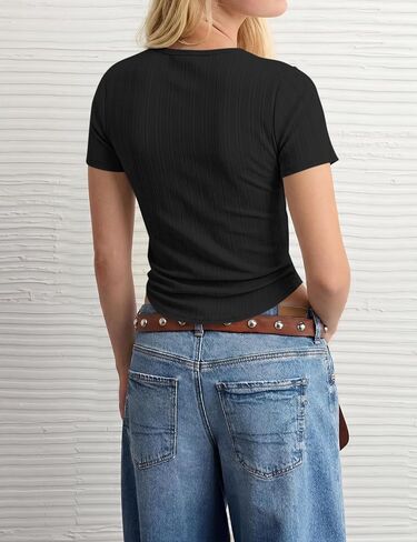 قمصان Rapbin النسائية بأكمام قصيرة كاجوال Henley مضلعة أساسية برقبة على شكل حرف V وأزرار سفلية in Kuwait