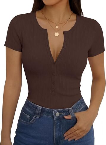 قمصان Rapbin النسائية بأكمام قصيرة كاجوال Henley مضلعة أساسية برقبة على شكل حرف V وأزرار سفلية in Kuwait
