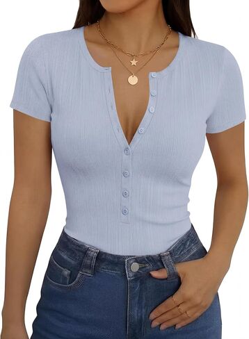 قمصان Rapbin النسائية بأكمام قصيرة كاجوال Henley مضلعة أساسية برقبة على شكل حرف V وأزرار سفلية in Kuwait