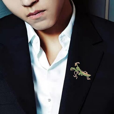 Green Big Praying Mantis Brooch Pin for Women Men Gold Plated Vintage Crystal Rhinestone Animal Insect Grasshopper Exaggerated Brooch Lapel Pin Fashion Dress Accessories Father's Day Theme Party Jewelry Gifts in Kuwait