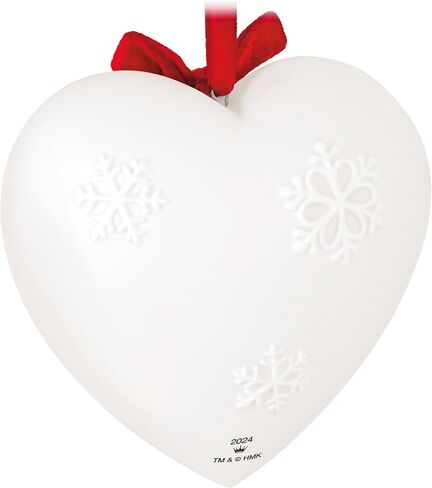 زخرفة عيد الميلاد التذكارية المميزة لعام 2024، قناة هولمارك تنشر الحب والخزف والهدايا العائلية in Kuwait