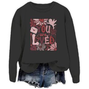 سويت شيرتات كبيرة الحجم برسومات You Are Loved للسيدات، بلوفر بياقة دائرية وأكمام طويلة، بلوفر لعيد الحب in Kuwait