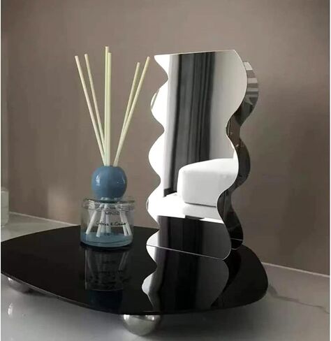 مزهرية زهرة أكريليك متموجة حديثة، تصميم بتأثير المرآة، فضي، قطعة مركزية للمكتب المنزلي، 7.9 × 4.1 × 2 بوصة in Kuwait