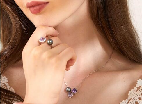 قلادة CHULRI من اللؤلؤ الأسود التاهيتي والجمشت عالي الجودة - ذهب عيار 18 قيراط فوق الجنيه الاسترليني - قابل للتعديل 19 بوصة - حجر بخت شهر فبراير/يونيو، تأثير متدرج (أرجواني رومانسي) in Kuwait