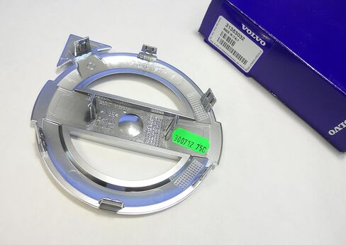 Genuine Volvo Front Grille Emblem NEW OEM XC70 V50 C30 S60 V70 -SEE LIST FOR FIT in Saudi Arabia
