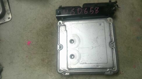وحدة التحكم في المحرك ECM 2.0L تناسب 12 متوافقة مع Passat 03L 906 012 BP 03L906012BP in Saudi Arabia