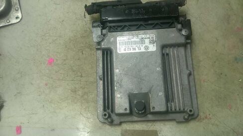 وحدة التحكم في المحرك ECM 2.0L تناسب 12 متوافقة مع Passat 03L 906 012 BP 03L906012BP in Saudi Arabia