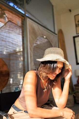 قبعة شمس من الكروشيه من Boho Hemp ذات حافة سلكية - قبعة شاطئ صيفية مصنوعة يدويًا وصديقة للبيئة بحافة واسعة - قبعة مهرجان خفيفة الوزن وقابلة للتعبئة ومسامية للنساء طبيعية in Kuwait