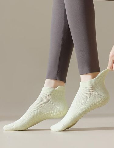 Women's Non-Slip Yoga Socks with Silicone Grips Cotton Ankle Sock for Pilates Barre Hospital Home Workouts‌ in Saudi Arabia