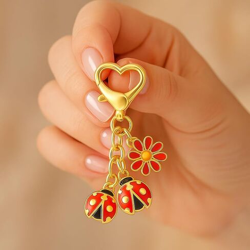 سلسلة مفاتيح الخنفساء - سلاسل مفاتيح على شكل زهرة ساحرة للنساء مع زهر أحمر نابض بالحياة وخنفساء رائعة، سلاسل مفاتيح لطيفة هدايا لمحبي الطبيعة in Kuwait