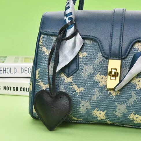 سلسلة مفاتيح على شكل قلب من الجلد مكونة من قطعتين من DESIAR للنساء والفتيات - إكسسوارات سلسلة مفاتيح على شكل قلب لطيفة لحقيبة اليد وحقيبة الظهر وحقيبة اليد (أحمر وأسود) in Kuwait