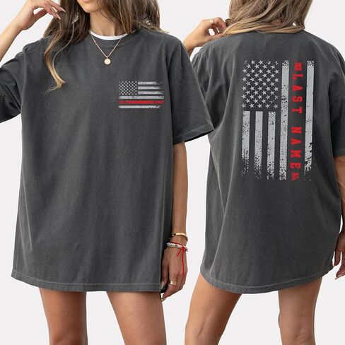 تي شيرت رجال إطفاء يحمل اسم العائلة مخصص للجنسين مع تي شيرت بألوان مريحة - ملابس رجال إطفاء فائقة النعومة وشخصية تتميز بعلم خط عمودي أحمر رفيع؛ هدية رجل الإطفاء المثالية in Kuwait