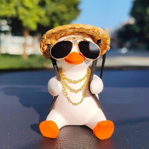 Swinging Duck Car Hanging Ornament, Car Mirror Hanging Accessories, Cute Car Decor Car Charm Pendant Rear View Mirror Accessories Car Interior Accessories, Valentine's Day Gift Office/Home Decor in Saudi Arabia