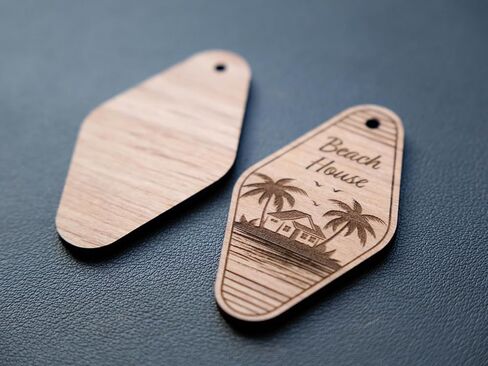 ميدالية مفاتيح بيت العطلة - قطعتين - ميدالية مفاتيح خشبية محفورة بالليزر - هدية منزل صغير (بيت الشاطئ) in Kuwait