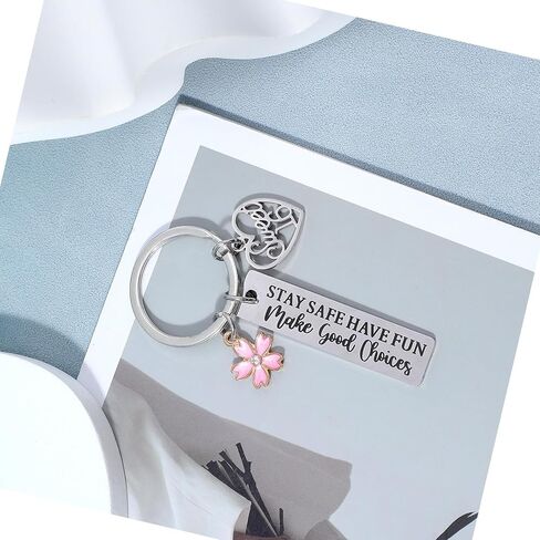 Ouligay Sweet 16 هدايا سلسلة المفاتيح للفتيات، هدية عيد الميلاد السادس عشر للفتيات في عيد الميلاد، هدايا حلوة ستة عشر لفتاة تبلغ من العمر 16 عامًا، هدايا تزيين الحفلات السادسة عشر للفتيات المراهقات والابنة والأخت أفضل صديق in Kuwait