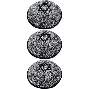 مجموعة من 3 قطع - كيباه محبوكة يدويًا بمقاس 17 سم بمربعات باللونين الأسود والأبيض مع تطريز نجمة داود للرجال والأولاد والأطفال، قبعة ياماكا من إسرائيل - مجموعة كيبوت in Kuwait