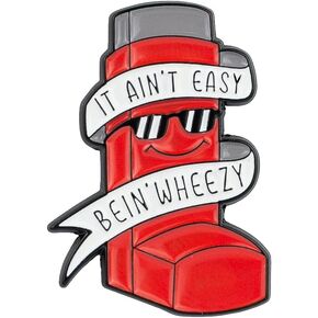 دبوس المينا المضحك من It Ain't Easy Bein' Wheezy، دبوس بروش للتوعية بصحة الجهاز التنفسي، شارة بروش نكتة للأمراض المزمنة، شارات طية صدر السترة للتوعية بالربو، هدية فكاهة ملعقة ساخرة، إكسسوارات مجوهرات فكاهة طبية in Kuwait