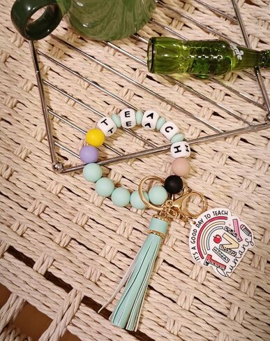 Teacher Appreciation Gifts Silicone Bracelet Keychain Handmade Keyring Wristlet with Leather Tassel Wallet Women in Saudi Arabia