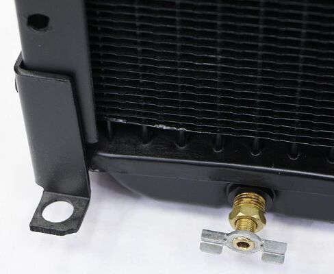 New Copper Brass Radiator 84524C93 for International 484 885 585 784 685 584 385 in Kuwait