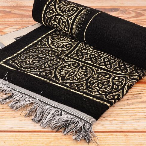 سجادة صلاة إسلامية مخملية سوداء فاخرة - جنماز ناعمة قابلة للطي لصلاح المسلم، سجادة صلاة محمولة بتصميم إسلامي أنيق - مثالية للسفر والحج والعمرة وهدية العيد in Kuwait
