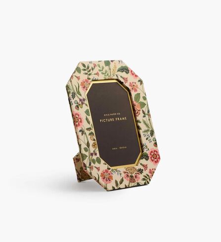 شركة RIFLE PAPER CO. إطار صورة ملفوف بالورق مقاس 8.5 بوصة طول × 6.5 بوصة عرض × 0.75 بوصة ارتفاع، لوح صلب مغلف بالورق، إطار صورة فردي بنمط منمق للصور الخاصة مع الأصدقاء والعائلة، جرايسي in Kuwait