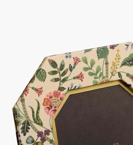 شركة RIFLE PAPER CO. إطار صورة ملفوف بالورق مقاس 8.5 بوصة طول × 6.5 بوصة عرض × 0.75 بوصة ارتفاع، لوح صلب مغلف بالورق، إطار صورة فردي بنمط منمق للصور الخاصة مع الأصدقاء والعائلة، جرايسي in Kuwait