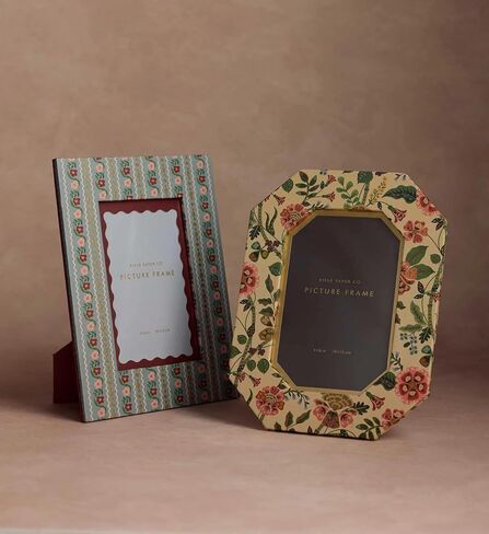 شركة RIFLE PAPER CO. إطار صورة ملفوف بالورق مقاس 8.5 بوصة طول × 6.5 بوصة عرض × 0.75 بوصة ارتفاع، لوح صلب مغلف بالورق، إطار صورة فردي بنمط منمق للصور الخاصة مع الأصدقاء والعائلة، جرايسي in Kuwait