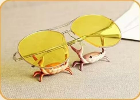 2PcsCreative Crab Pen Holder Weightlifting Crabs Pen Stand Storage Rack, Office Desktop Decoration, Pencil Holders Desk Supplies Holders and Dispensers, Desk Accessories and Workspace Organizers (Red) in Kuwait