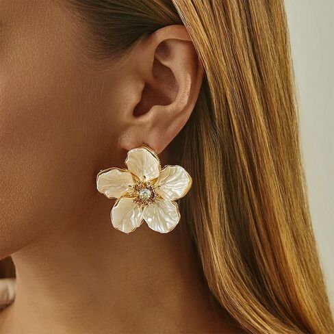 Dainty Textured Shell Flower Crystal Gold Earrings for women Trendy Exquisite Sparkly Cubic Zircon Stud Earring Y2K Prom Party Floral Jewelry Gifts in Kuwait