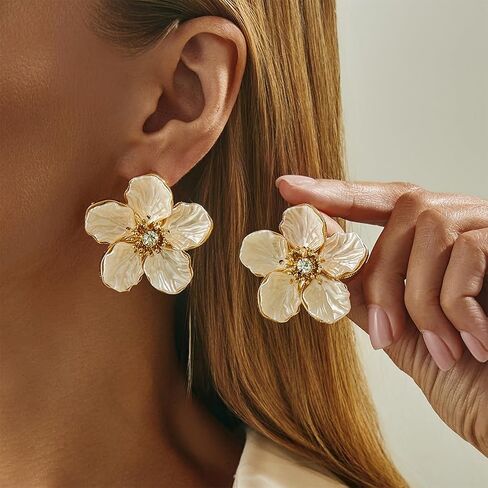 Dainty Textured Shell Flower Crystal Gold Earrings for women Trendy Exquisite Sparkly Cubic Zircon Stud Earring Y2K Prom Party Floral Jewelry Gifts in Kuwait