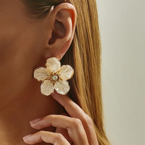 Dainty Textured Shell Flower Crystal Gold Earrings for women Trendy Exquisite Sparkly Cubic Zircon Stud Earring Y2K Prom Party Floral Jewelry Gifts in Kuwait