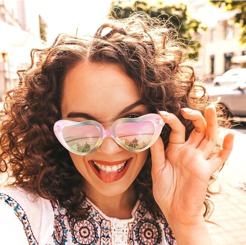 نظارات شمسية مستقطبة على شكل قلب من Chicid للنساء، نظارات شمسية كلاسيكية بإطار Love حماية من الأشعة فوق البنفسجية 400 in Kuwait