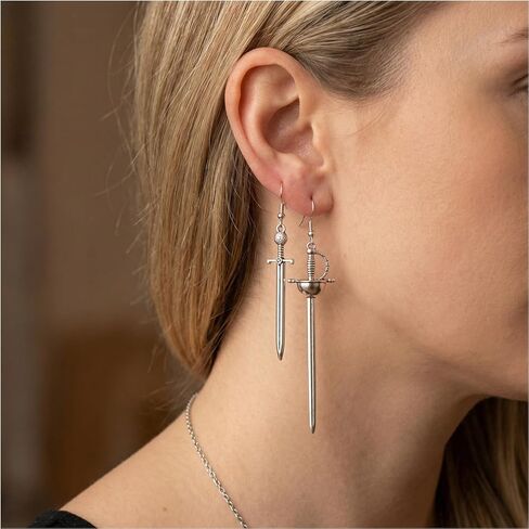 6 قطع من سبائك الزنك سيوف صغيرة لوازم حرفية سيوف فضية عتيقة سكين المرجعية دلايات لصنع المجوهرات سيوف معدنية صغيرة سحر للرجال سيوف صغيرة عتيقة سحر سكين المرجعية in Kuwait