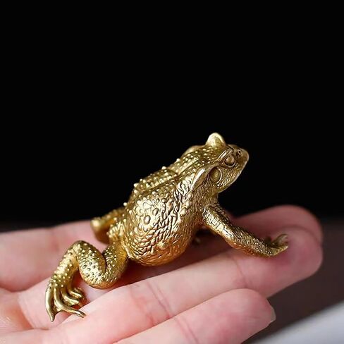 Brass Frog Miniature Figurine, Frog Amulet Mini Gold Toad Figurine Animals Brass Decor Ornaments Fortune Statuefor Micro Landscape Living Room Bedroom Shelf Decor in Kuwait