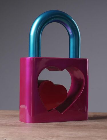 Abstract Sculpture Decor Modern Arts Lover Figurine Heart Decor Table Centerpiece Statue Polyresin 11.4 inch in Kuwait